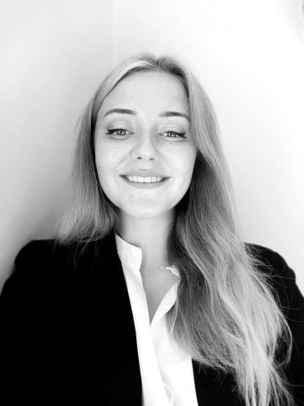 Headshot of Cecilia Hallgren