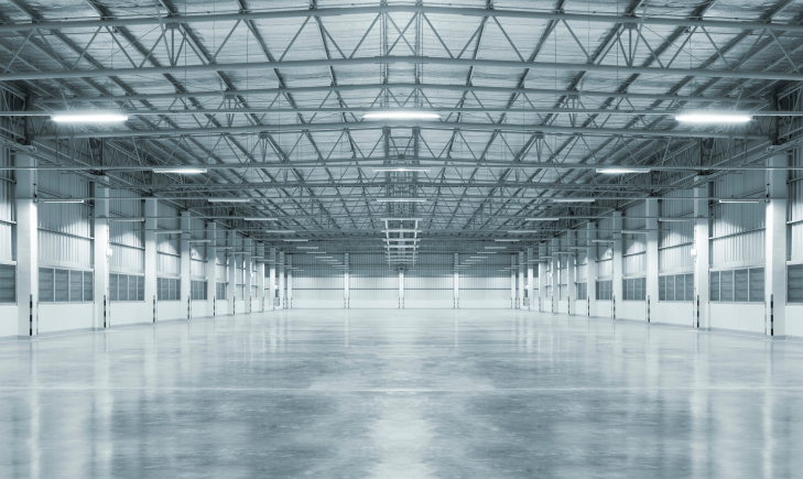 Stor tom lagerlokal eller industrihall