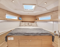 20_elan-impression-43-family-cruiser-master-cabin-large