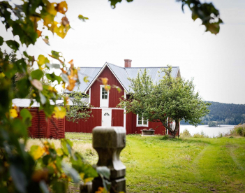 rivstart_fasadrenovering_och_fonsterrenovering_lantidyll_alvsbacka2